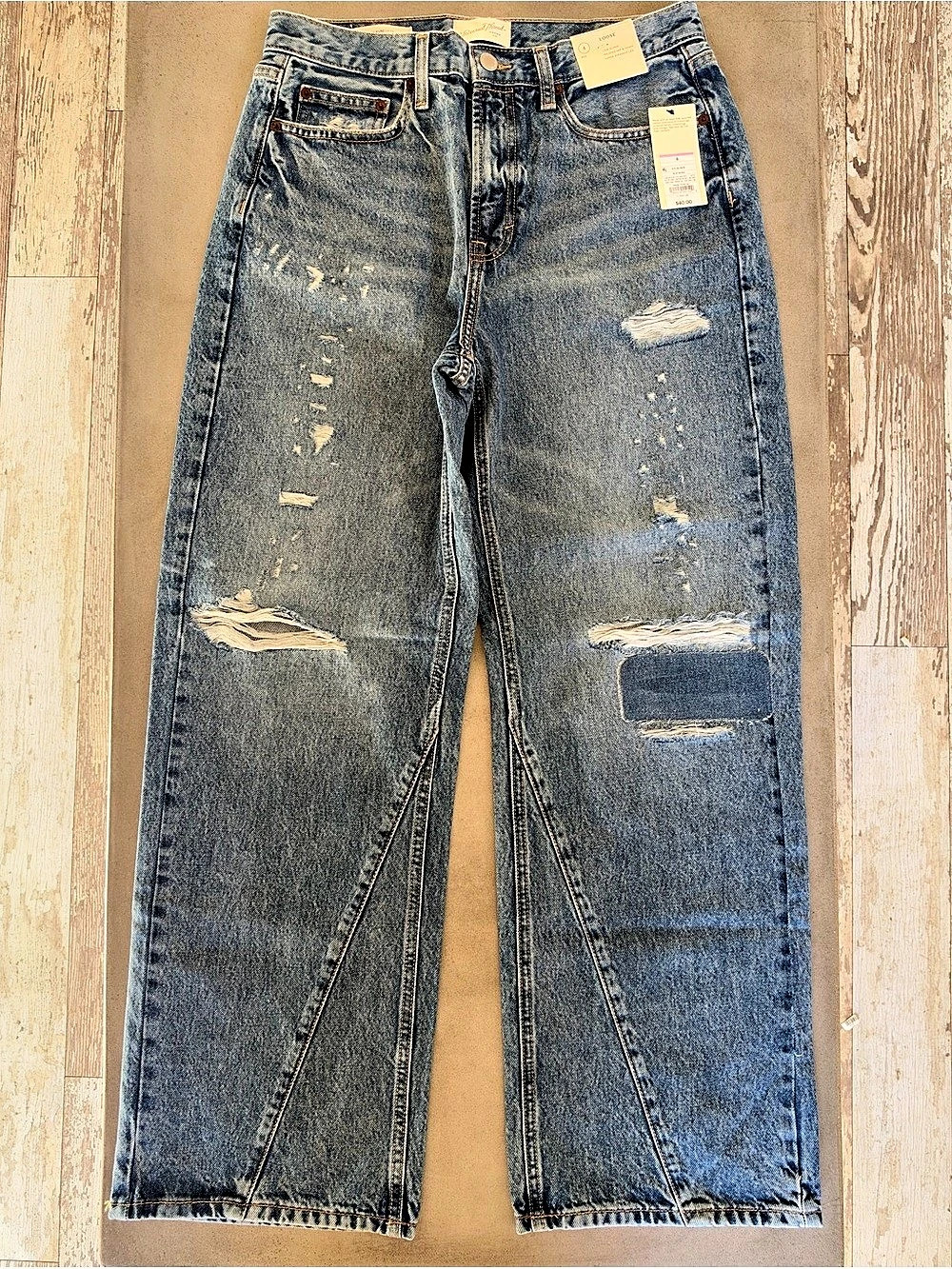 Universal Thread High Rise Loose Straight Leg Distressed Blue Jeans Womens 4 NWT
